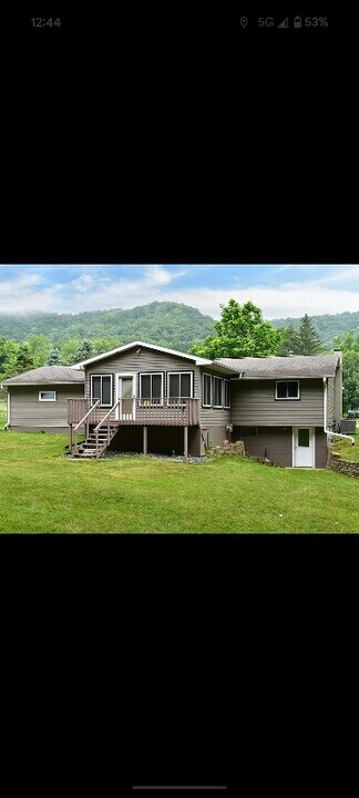 42671 Lisa Ln in Winona, MN - Building Photo