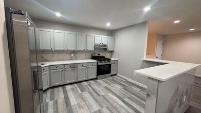 1-78 Beach 98th St, Unit 3 in Queens, NY - Building Photo - Building Photo