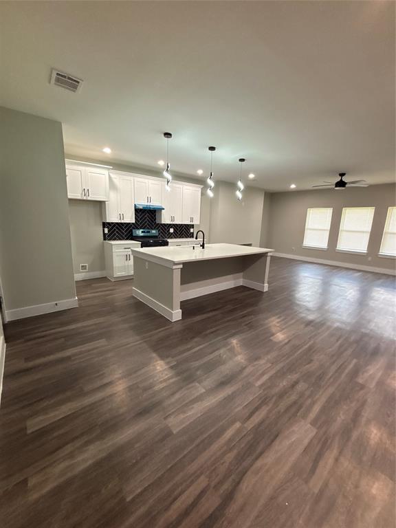 8119 Venus St in Houston, TX - Foto de edificio - Building Photo