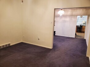 356 2nd St in Pitcairn, PA - Foto de edificio - Building Photo