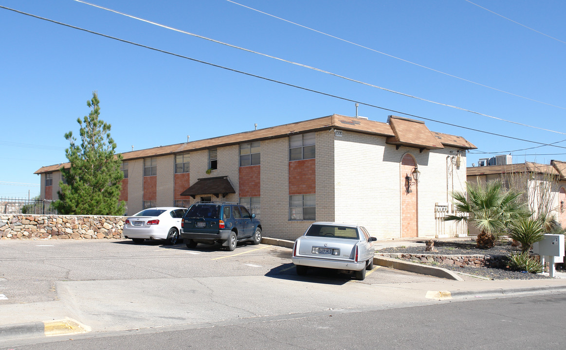 Casa de Luna in El Paso, TX - Building Photo