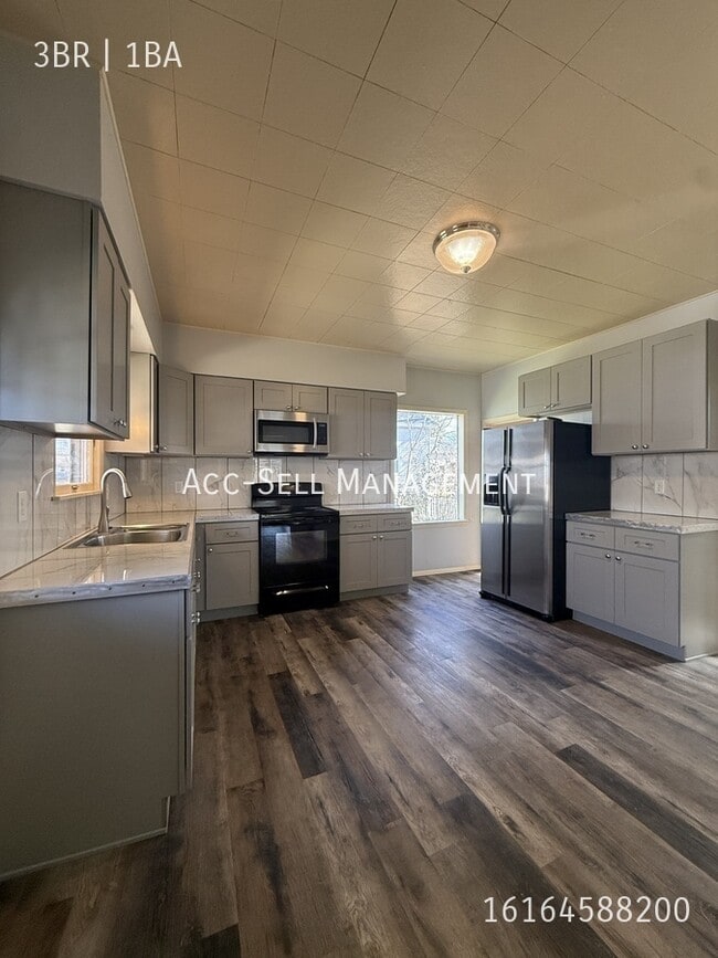 564 Fremont Ave NW in Grand Rapids, MI - Building Photo - Building Photo