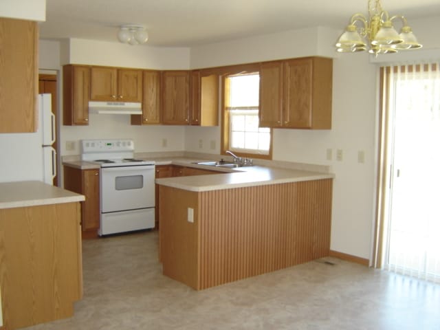 property at 1007 E Monowau St