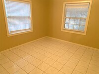 4001 Austin St photo'