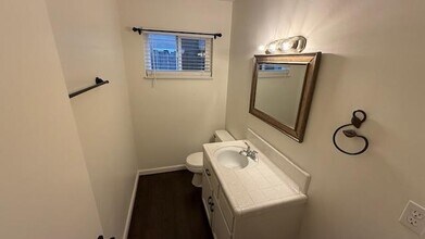 3725 E Hampton Way in Fresno, CA - Building Photo - Building Photo