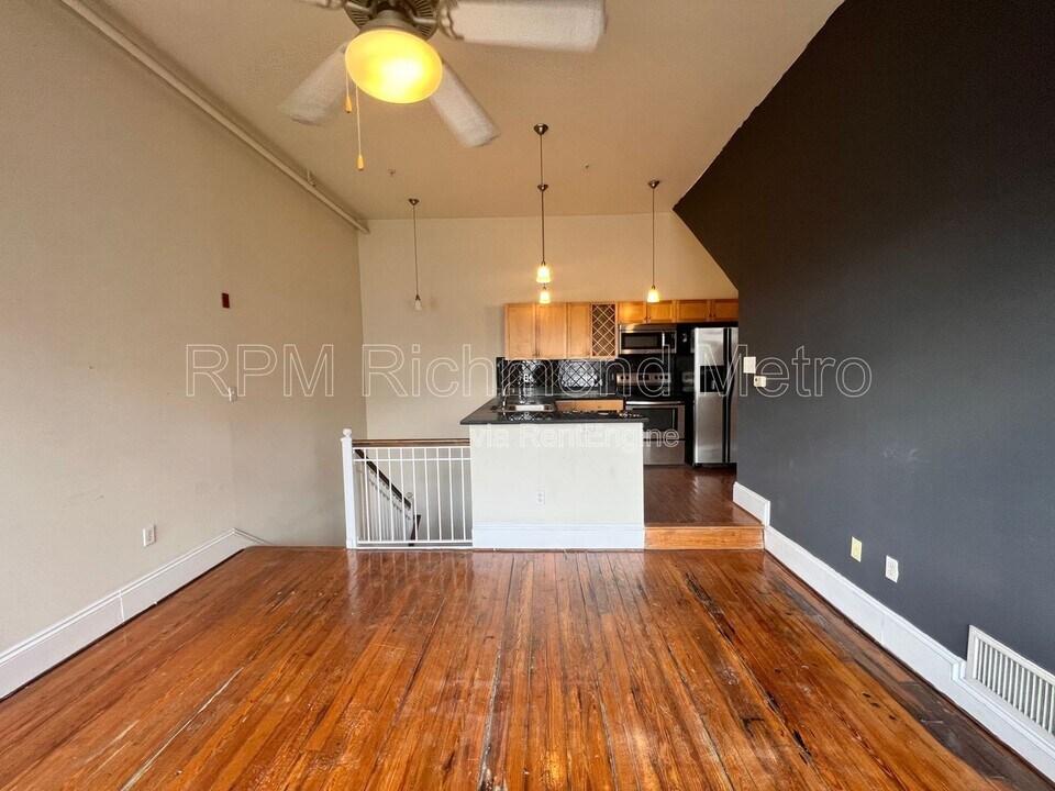 1321 1/2 E Main St in Richmond, VA - Building Photo
