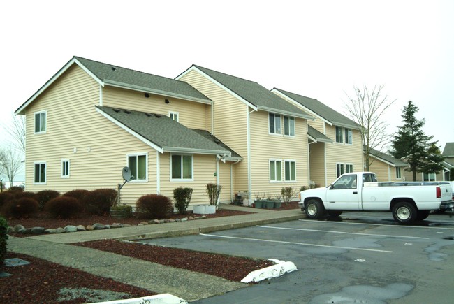 Rainier Glen Apartments in Enumclaw, WA - Building Photo - Building Photo