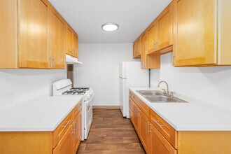 Shannon South in Seatac, WA - Building Photo - Interior Photo