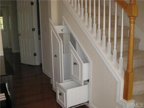Room in Townhome on Ruby Walk Dr in Morrisville, NC - Foto de edificio - Building Photo