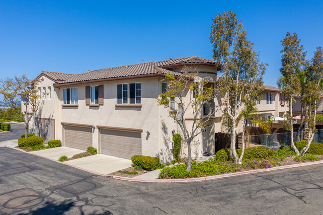 Ivy Crest in San Diego, CA - Building Photo - Building Photo