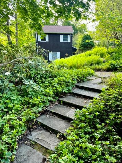 8 Sunset Dr in Bedford Hills, NY - Building Photo - Building Photo