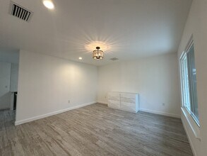 4300 Avanti Cir in North Port, FL - Building Photo - Building Photo