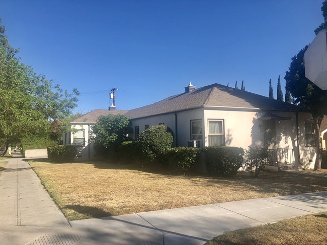 703-705 S. Sixth Street, (540 E. Cedar) in Burbank, CA - Building Photo - Other