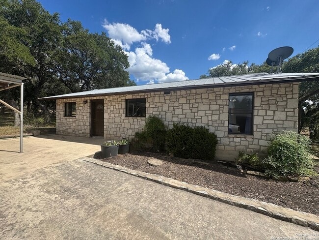 property at 7501 FM1283