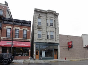 1524 W Fullerton Ave in Chicago, IL - Foto de edificio - Building Photo