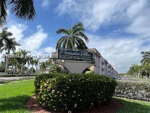 501 Blue Heron Dr in Hallandale Beach, FL - Building Photo