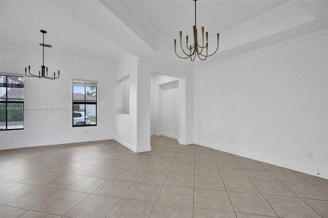 8387 NW 38th St in Pembroke Pines, FL - Foto de edificio - Building Photo