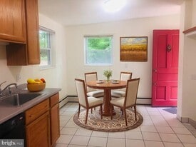 6499 Frenchmens Dr in Alexandria, VA - Building Photo