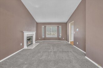 14995 SW Daphne Ct in Beaverton, OR - Foto de edificio - Building Photo