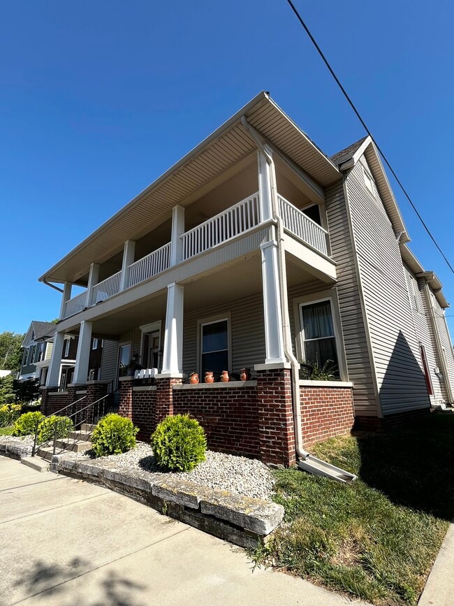 50 W Madison St, Unit D