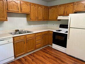 222 New Stock Rd, Unit B in Asheville, NC - Building Photo - Building Photo