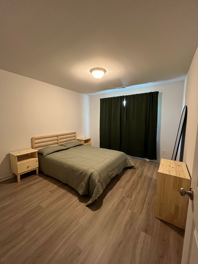 property at 1512 Northcliff Dr