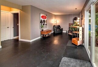 5602 Green Hills Ave NE in Tacoma, WA - Building Photo - Building Photo