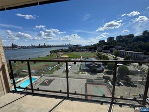 1203 River Rd in Edgewater, NJ - Building Photo - Building Photo