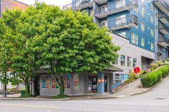 Nautica Condominiums in Seattle, WA - Building Photo - Building Photo