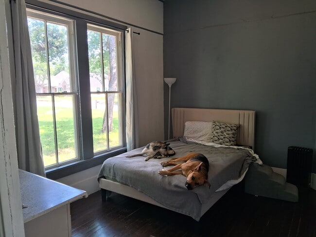 704 S Anglin St, Unit 1 Bedroom 1 Bath, Unit 1 Bedroom 1 Bath