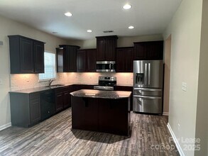 207 Elba Dr in Mooresville, NC - Building Photo - Building Photo