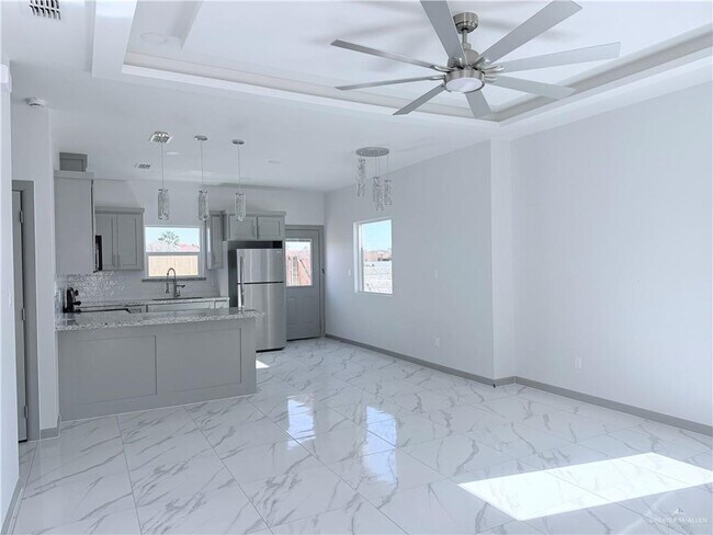 11 West Dr in Edinburg, TX - Building Photo - Building Photo