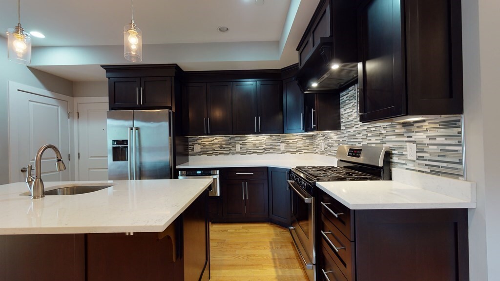 41 W 2nd St in Boston, MA - Building Photo