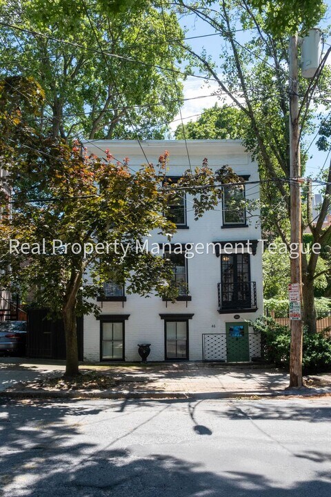 46 Dove St in Albany, NY - Building Photo