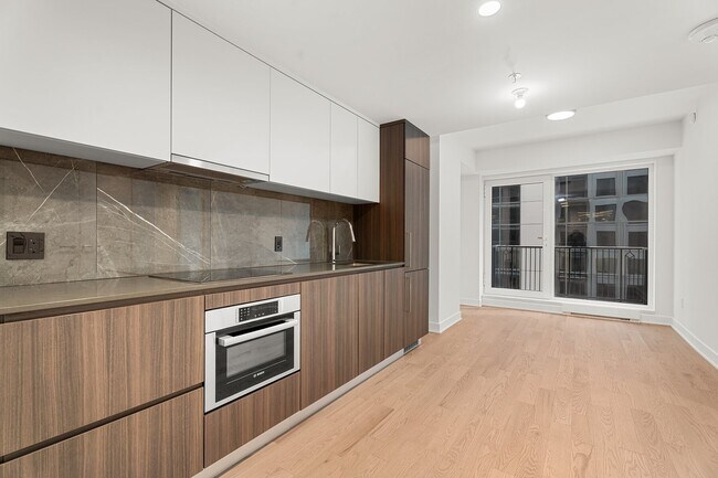 1528 Rue Sherbrooke O in Montréal, QC - Building Photo - Building Photo