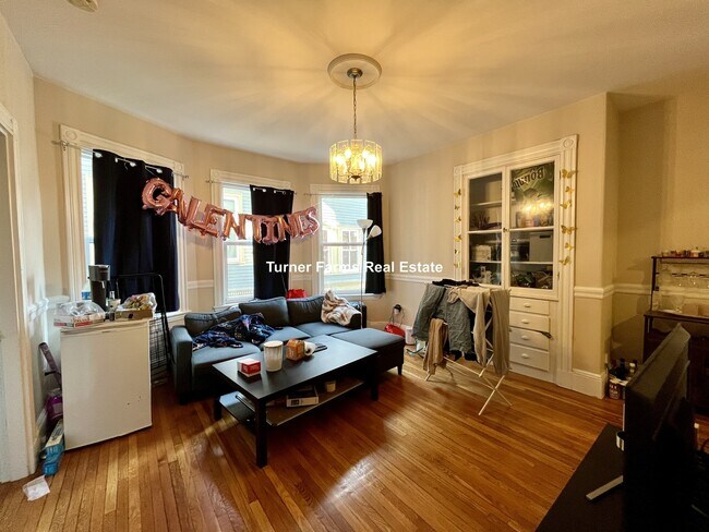 122 Calumet St, Unit 2A in Boston, MA - Building Photo - Building Photo