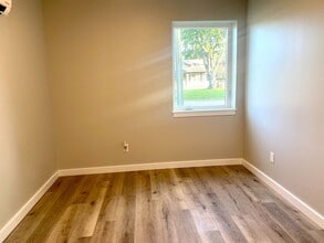 6919 Montgomery Rd in Cincinnati, OH - Building Photo - Building Photo