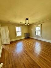 984 Chestnut St in Newton, MA - Building Photo - Building Photo