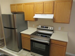 7975 Preserve Cir in Naples, FL - Foto de edificio - Building Photo