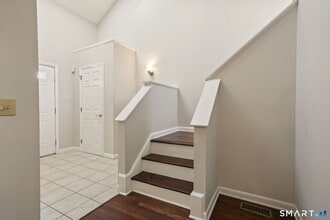 51 Brittania Dr in Danbury, CT - Building Photo - Building Photo