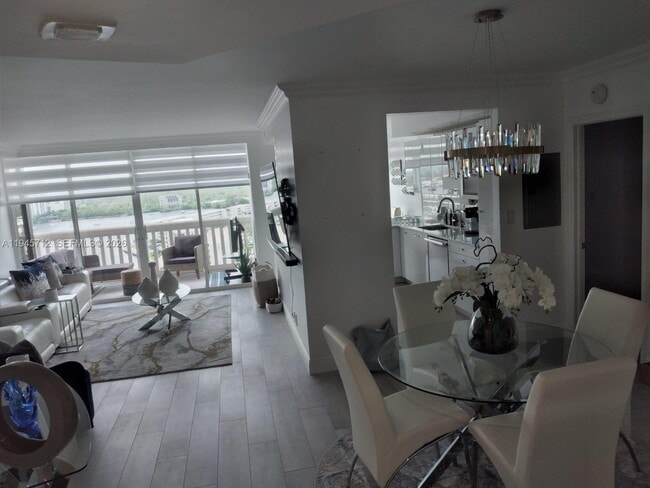 property at 1000 W Island Blvd