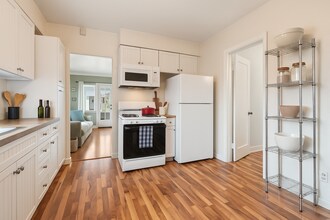 3401 Bancroft St in San Diego, CA - Building Photo - Building Photo