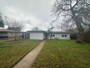 606 Wilshire Pl in Corpus Christi, TX - Building Photo - Building Photo