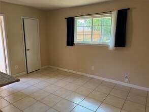 10215 Hannon Dr in Houston, TX - Building Photo - Building Photo