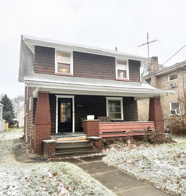 property at 1208 19th St NW