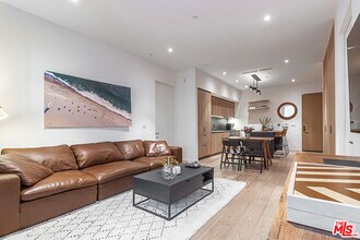 1030 Kings Rd in West Hollywood, CA - Building Photo - Building Photo