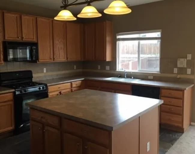 1340 Legend Oak Dr in Fountain, CO - Building Photo - Building Photo