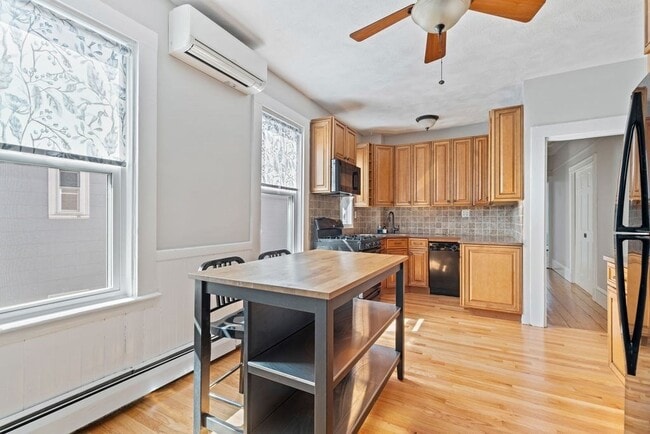 property at 28 Goldsmith St