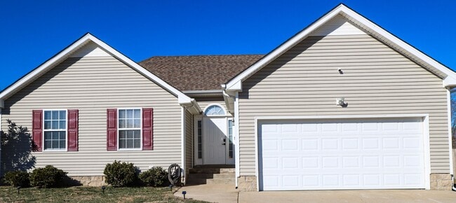 1377 Mutual Dr in Clarksville, TN - Building Photo - Building Photo