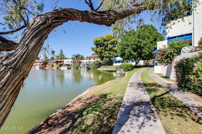 5631 S Bounty Ct in Tempe, AZ - Building Photo - Building Photo